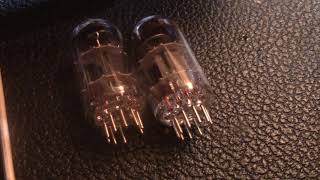 The differences in 2 12AX7 TUNG SOL REISSUE vacuum tubes sound test amp review [upl. by Suirauqram]